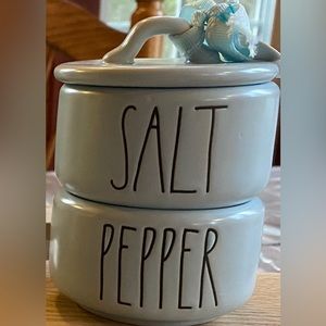 RaeDunn salt and pepper, blue